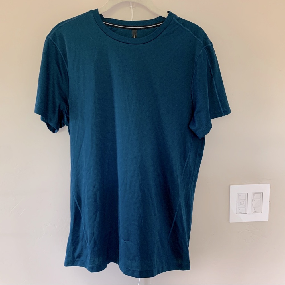 Ten Thousand lightweight tshirt short sleeve in turquoise size Medium